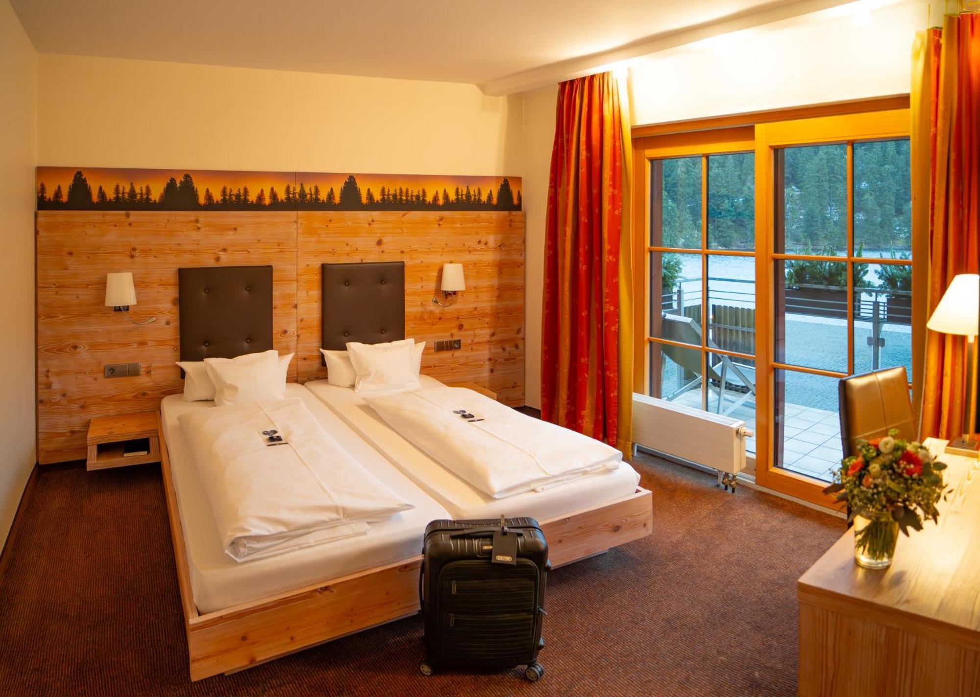 Berghotel Mummelsee Зебах Екстер'єр фото